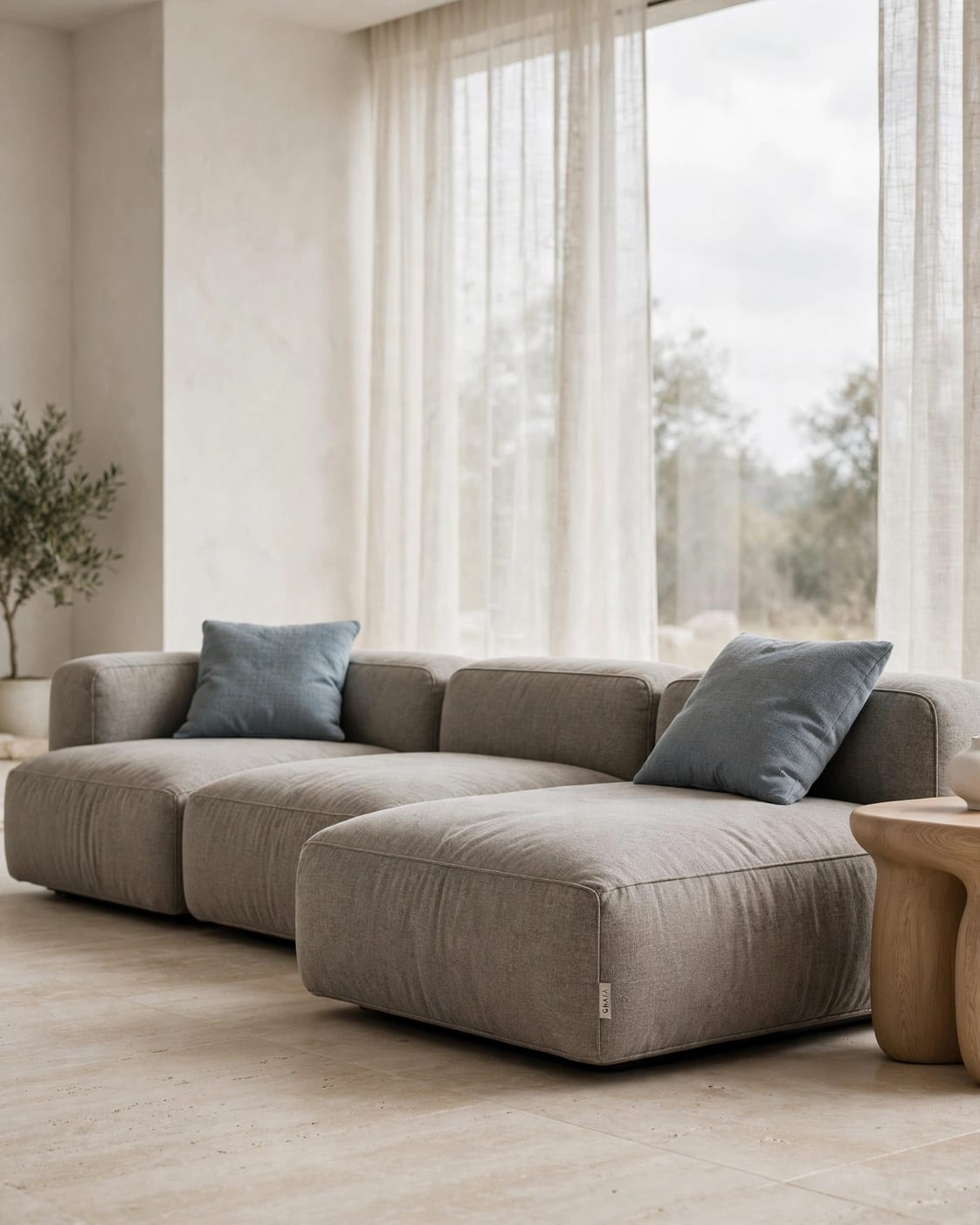 Ghafa Calm Seating with a soft low-profile design